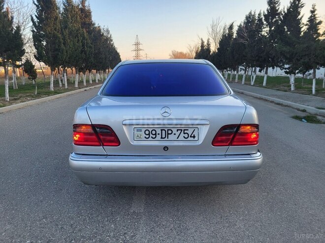 Mercedes E 240 1998, 325,632 km - 2.4 l - Sumqayıt