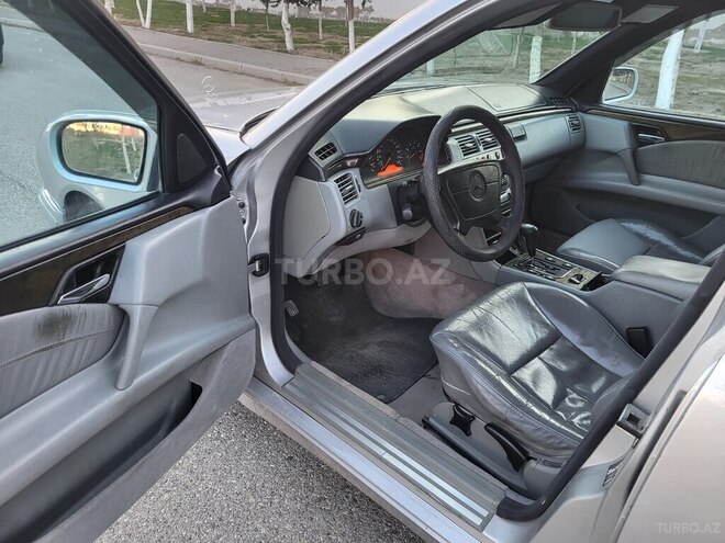 Mercedes E 240 1998, 325,632 km - 2.4 l - Sumqayıt