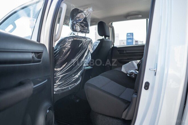 Toyota Hilux-10
