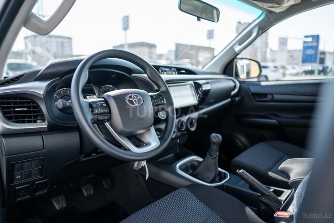 Toyota Hilux-7