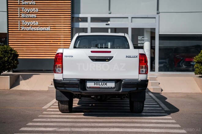 Toyota Hilux-5