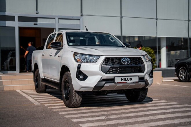 Toyota Hilux-2