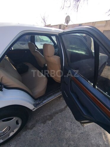 Mercedes E 200 d 1993, 300,000 km - 2.0 l - Bakı