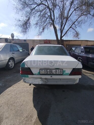 Mercedes E 200 d 1993, 300,000 km - 2.0 l - Bakı