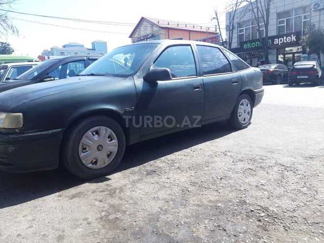 Opel Vectra 1994, 200,000 km - 1.8 l - Zaqatala