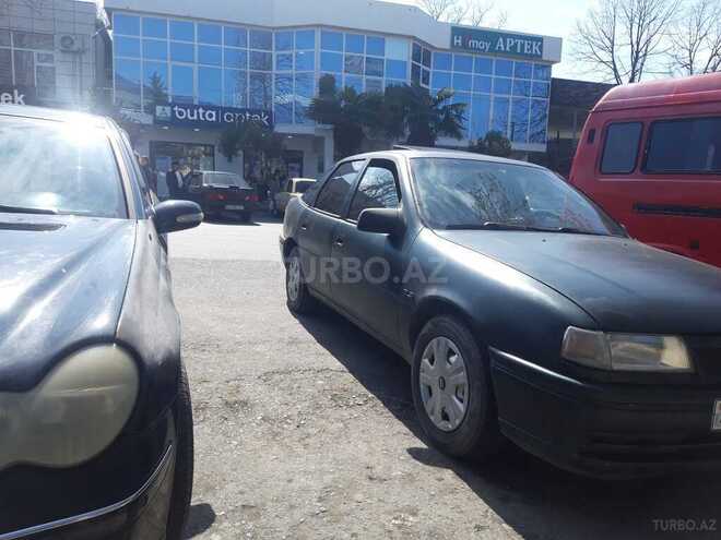 Opel Vectra 1994, 200,000 km - 1.8 l - Zaqatala