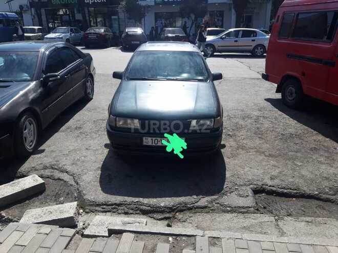 Opel Vectra 1994, 200,000 km - 1.8 l - Zaqatala