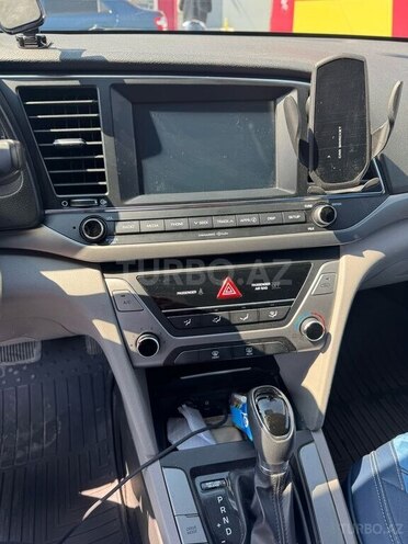 Hyundai Elantra 2017, 80,000 km - 2.0 l - Bakı