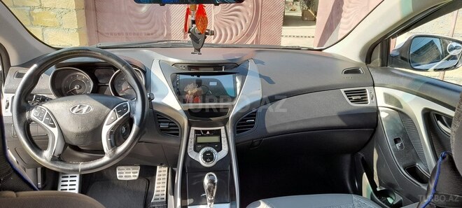 Hyundai Elantra 2011, 237,237 km - 2.0 l - Qax