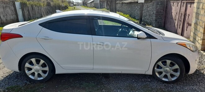 Hyundai Elantra 2011, 237,237 km - 2.0 l - Qax