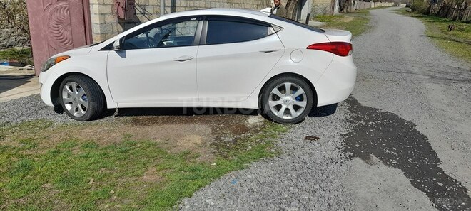 Hyundai Elantra 2011, 237,237 km - 2.0 l - Qax