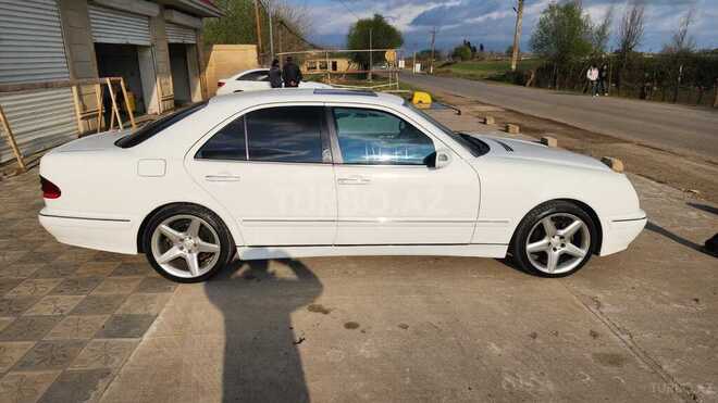 Mercedes E 220 d 2000, 135,200 km - 2.2 l - Biləsuvar