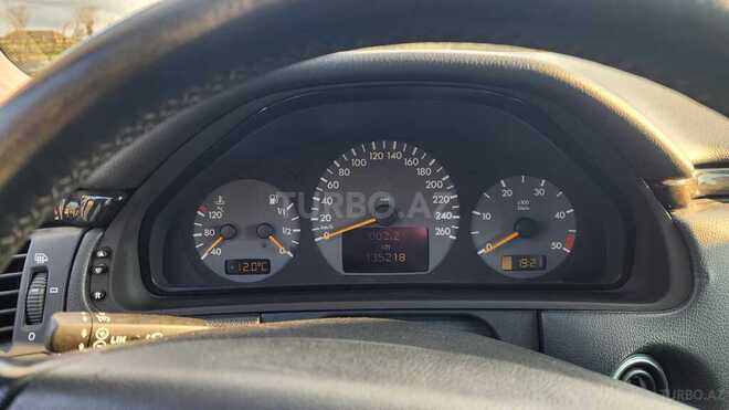Mercedes E 220 d 2000, 135,200 km - 2.2 l - Biləsuvar
