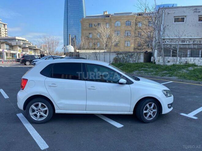 Volkswagen Polo 2011, 123,526 km - 1.4 l - Bakı