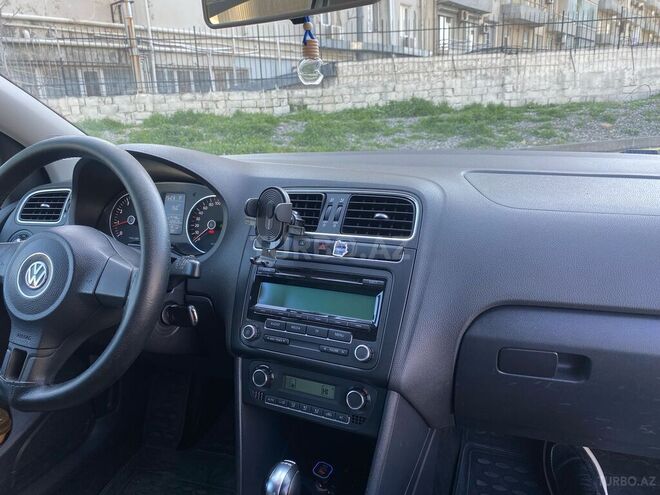 Volkswagen Polo 2011, 123,526 km - 1.4 l - Bakı