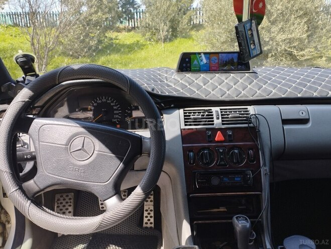 Mercedes E 230 1996, 441,000 km - 2.3 l - Bakı