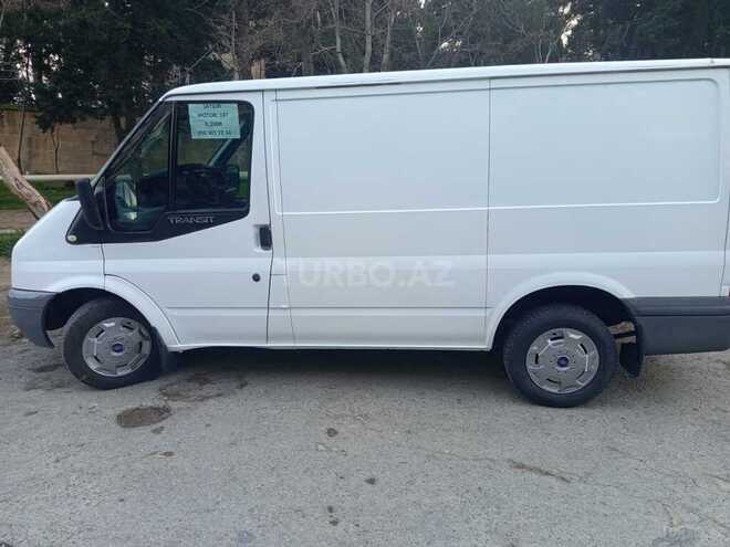 Ford Transit-5