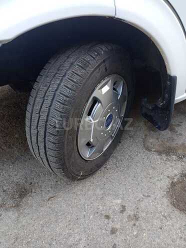 Ford Transit-15