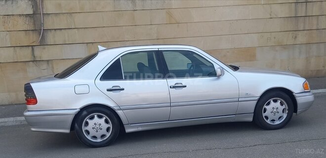 Mercedes C 220 1995, 245,000 km - 2.2 l - Bakı