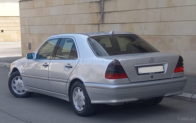 Mercedes C 220 1995, 245,000 km - 2.2 l - Bakı
