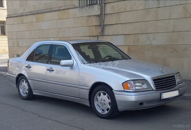 Mercedes C 220 1995, 245,000 km - 2.2 l - Bakı