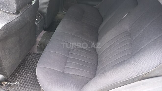 Mercedes E 250 1996, 852,802 km - 2.5 l - Sabirabad