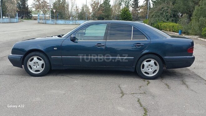 Mercedes E 250 1996, 852,802 km - 2.5 l - Sabirabad