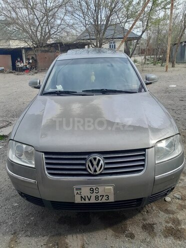Volkswagen Passat 2003, 232,000 km - 1.8 l - Beyləqan