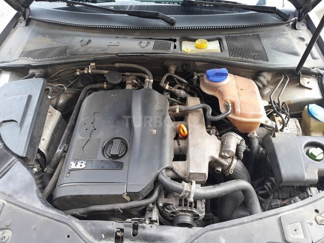Volkswagen Passat 2003, 232,000 km - 1.8 l - Beyləqan