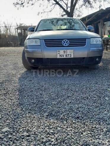 Volkswagen Passat 2003, 232,000 km - 1.8 l - Beyləqan