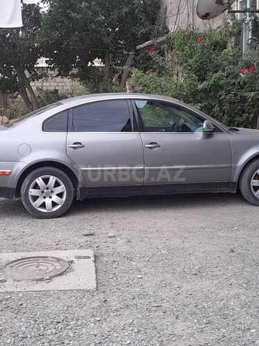 Volkswagen Passat 2003, 232,000 km - 1.8 l - Beyləqan