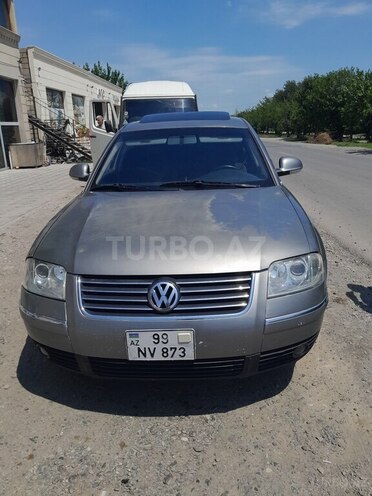 Volkswagen Passat 2003, 232,000 km - 1.8 l - Beyləqan