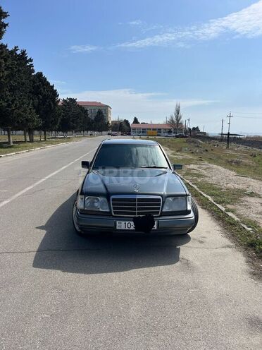 Mercedes E 220 1994, 292,457 km - 2.2 l - Bakı