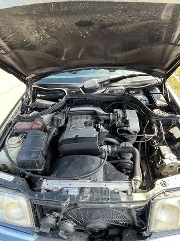 Mercedes E 220 1994, 292,457 km - 2.2 l - Bakı