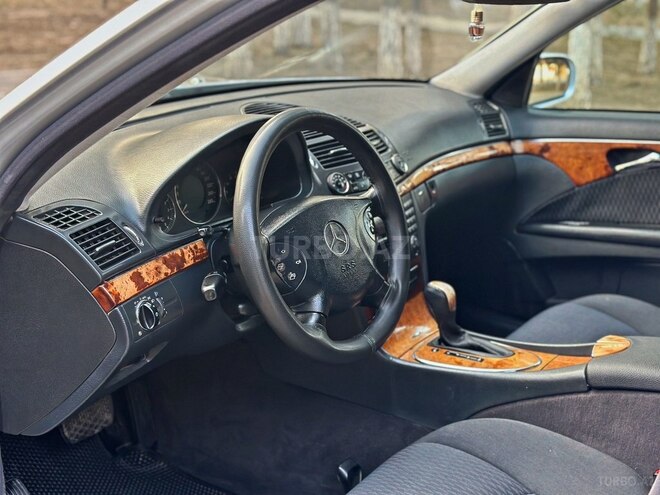 Mercedes E 240 2002, 319,000 km - 2.4 l - Bakı
