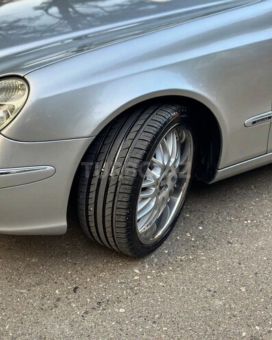 Mercedes E 240 2002, 319,000 km - 2.4 l - Bakı