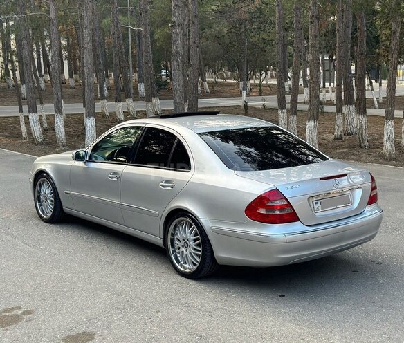 Mercedes E 240 2002, 319,000 km - 2.4 l - Bakı