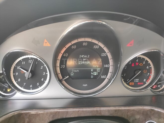 Mercedes E 350 4MATIC 2011, 240,000 km - 3.5 л - Bakı