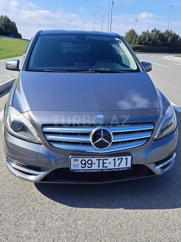 Mercedes B 180 2014, 240,000 km - 1.5 l - Bakı