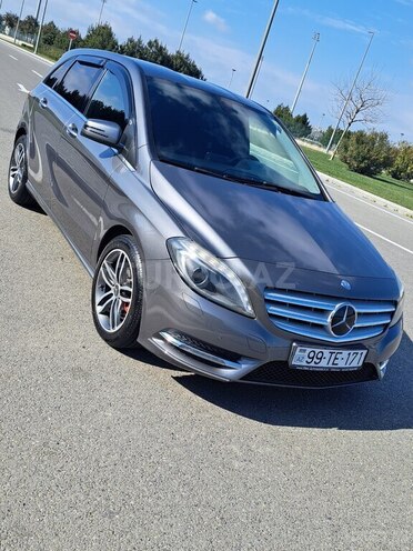 Mercedes B 180 2014, 240,000 km - 1.5 l - Bakı