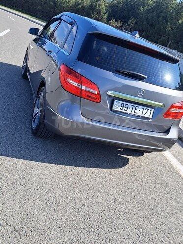 Mercedes B 180 2014, 240,000 km - 1.5 l - Bakı