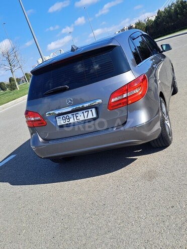 Mercedes B 180 2014, 240,000 km - 1.5 l - Bakı