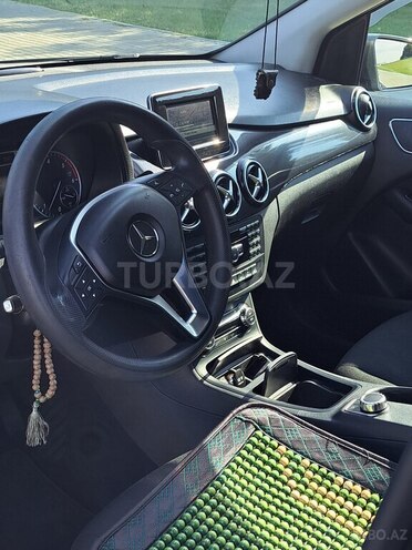 Mercedes B 180 2014, 240,000 km - 1.5 l - Bakı