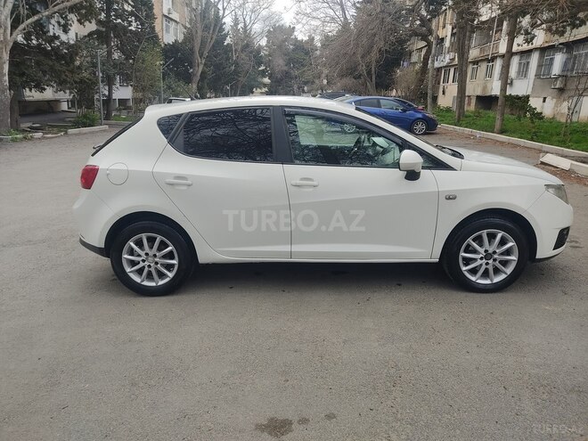 SEAT Ibiza 2011, 211,950 km - 1.6 l - Bakı