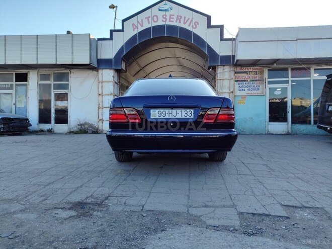 Mercedes E 270 2001, 350,000 km - 2.7 л - Sumqayıt