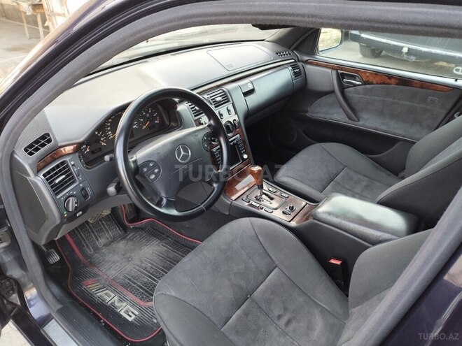 Mercedes E 270 2001, 350,000 km - 2.7 л - Sumqayıt