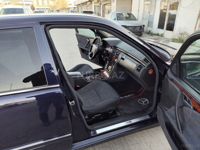 Mercedes E 270 2001, 350,000 km - 2.7 л - Sumqayıt