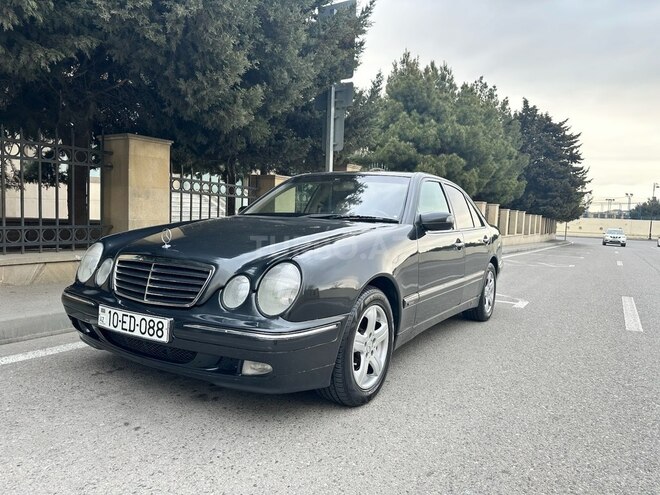 Mercedes E 270 2001, 336,466 km - 2.7 l - Bakı