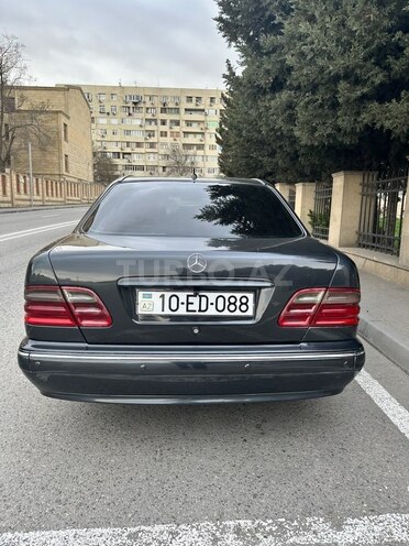 Mercedes E 270 2001, 336,466 km - 2.7 l - Bakı
