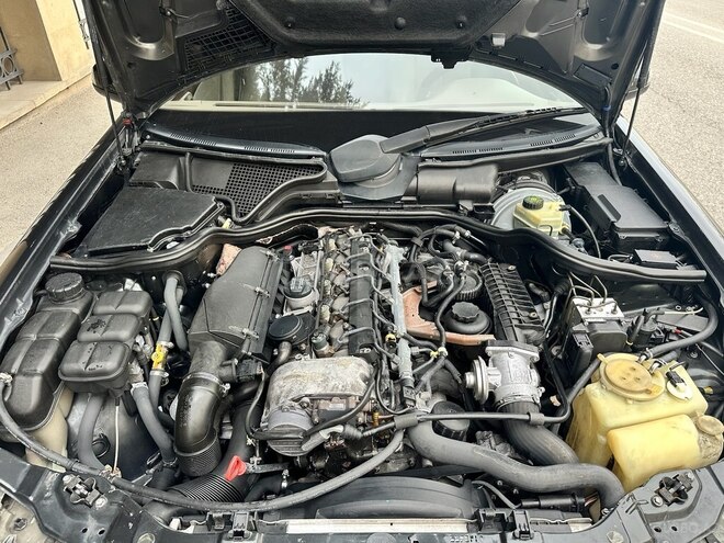 Mercedes E 270 2001, 336,466 km - 2.7 l - Bakı